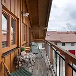 Neubau - Waldblick Apartman Höslwang